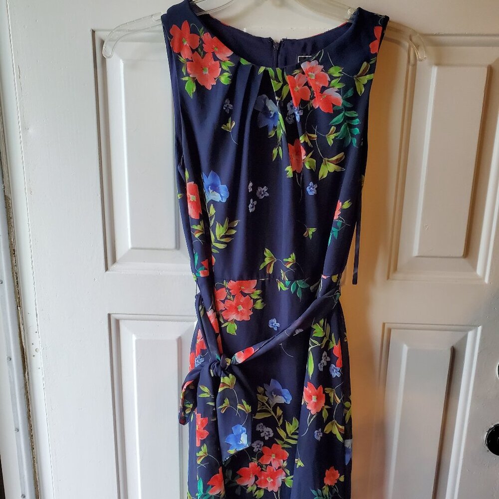 Women's Blue Floral Dress w/wrap belt Size 8
